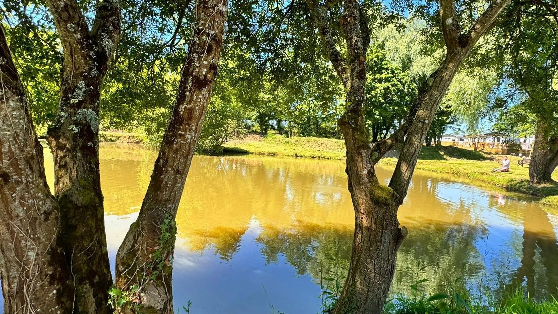 Horská chata Peaceful Lake Retreat - Fishing Lakes - Swimming Pool 500Yrds - Short Stays Uk
