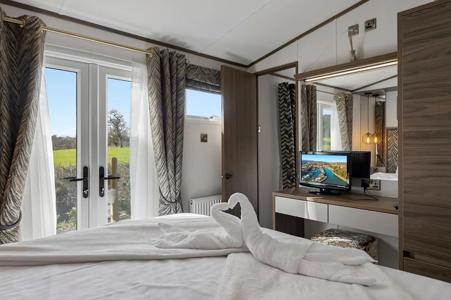 Peaceful Lake Retreat - Fishing Lakes - Swimming Pool 500Yrds - Short Stays Uk 0*, Exeter Velká Británie