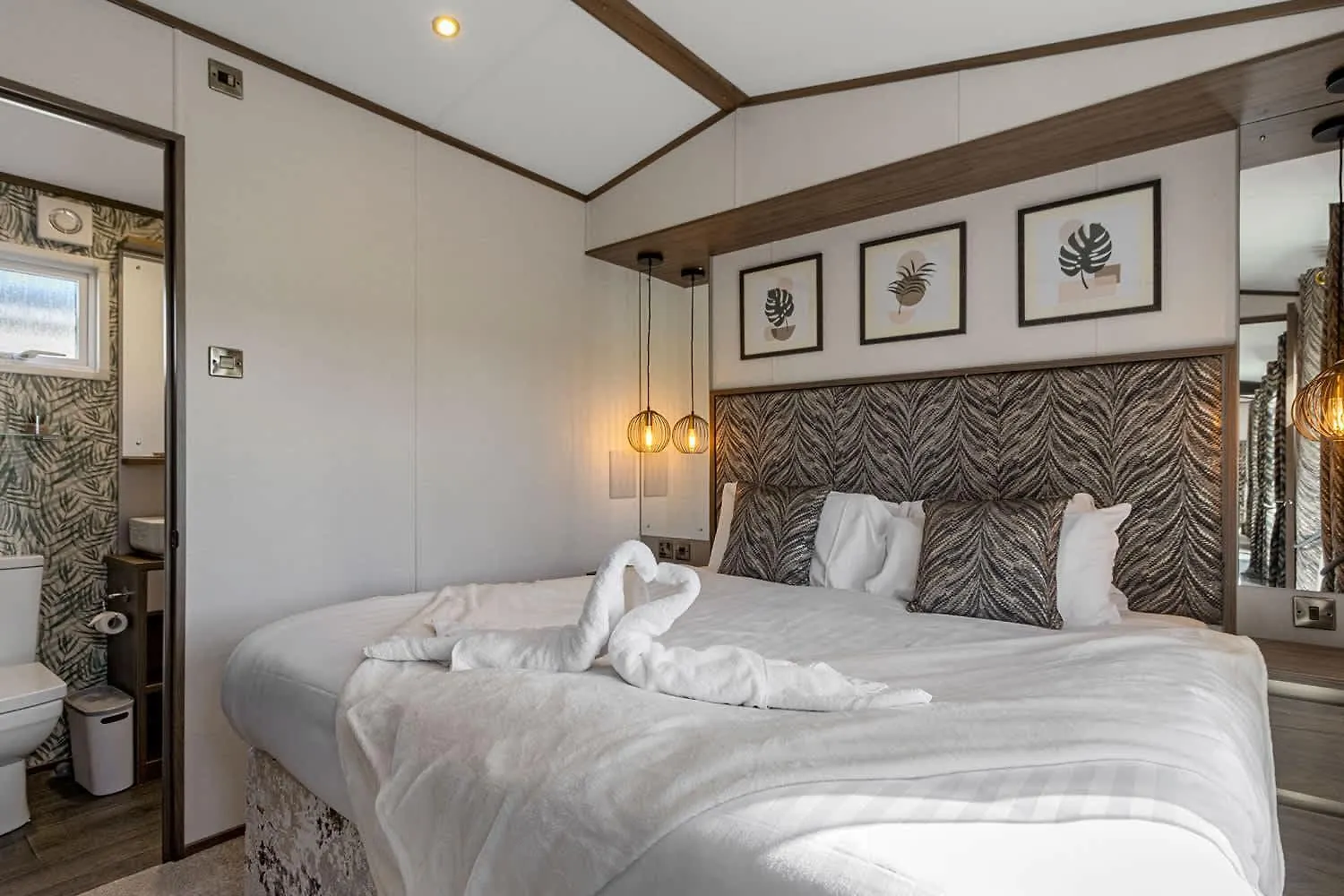 Peaceful Lake Retreat - Fishing Lakes - Swimming Pool 500Yrds - Short Stays Uk Exeter
